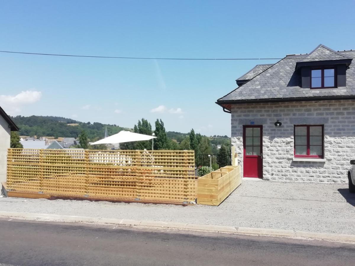 Gîte de Granit Noir Besse-et-Saint-Anastaise Exterior foto